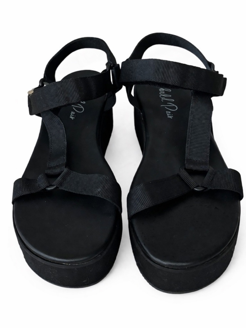 Wild Pair Sawwyer Platform Sandals Women’s Flatform Sporty Style 8M NEW No Tags